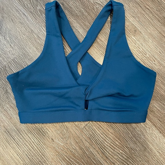 2 for $18 🦾 Fabletics Ella Sports Bra II - Picture 2 of 9